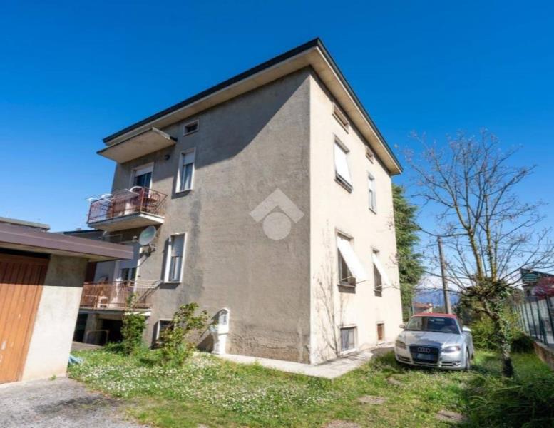 casa indipendente in vendita a Verano Brianza