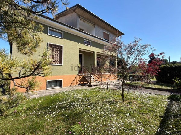 appartamento in vendita a Verano Brianza