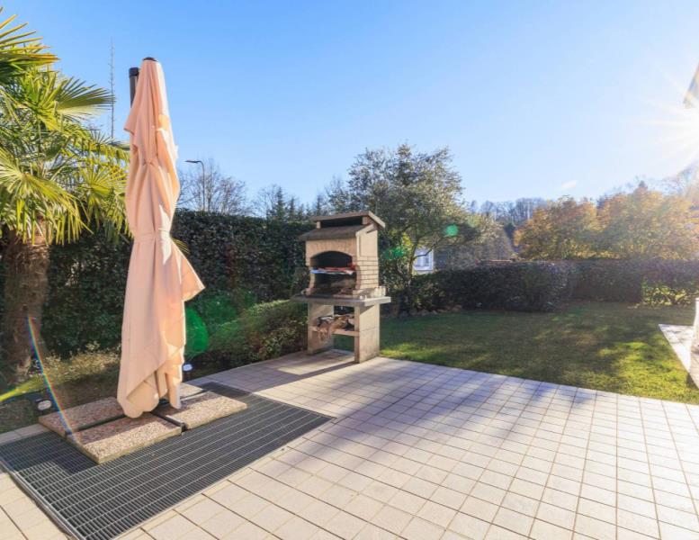 casa indipendente in vendita a Verano Brianza