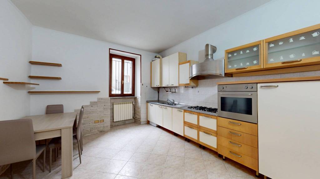 appartamento in vendita a Verano Brianza