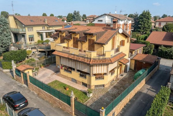 casa indipendente in vendita a Verano Brianza