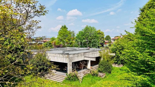 casa indipendente in vendita a Verano Brianza