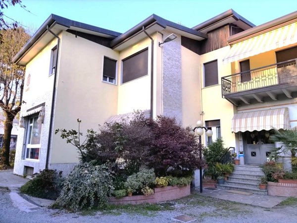 negozio in vendita a Verano Brianza