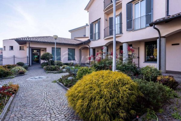 casa indipendente in vendita a Verano Brianza