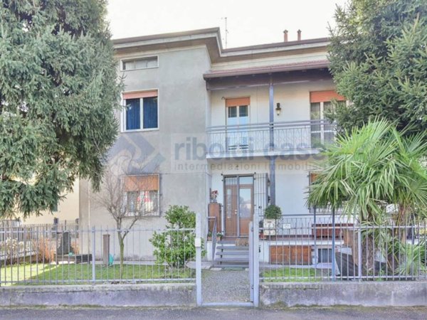 appartamento in vendita a Verano Brianza