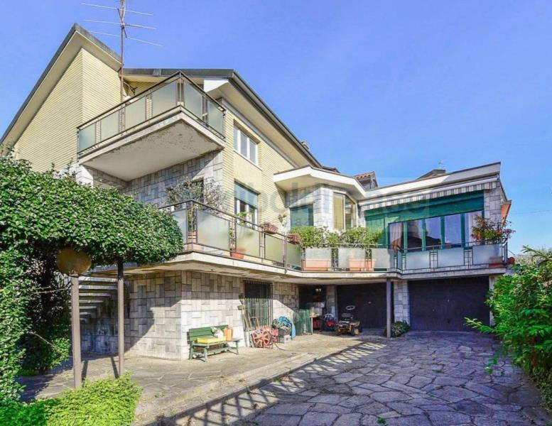 casa indipendente in vendita a Verano Brianza