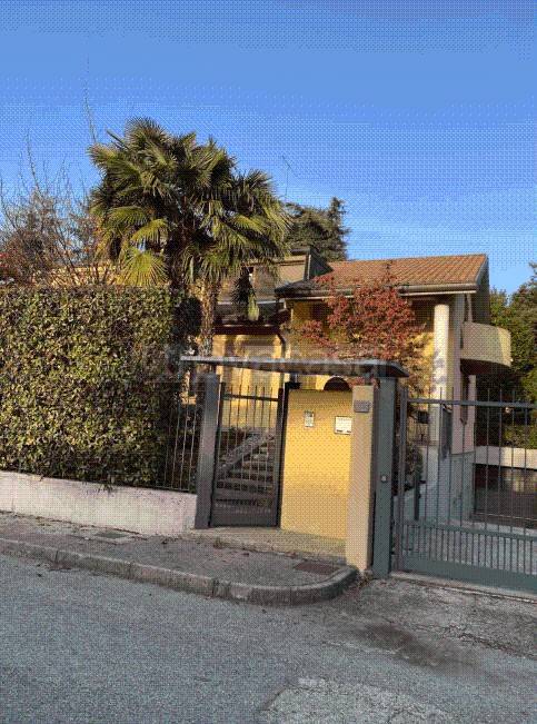 casa indipendente in vendita a Verano Brianza