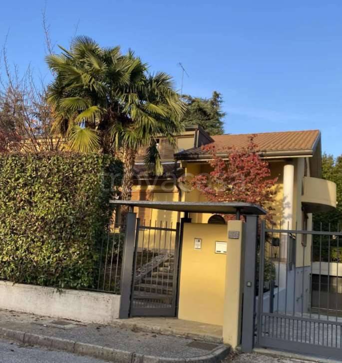 casa indipendente in vendita a Verano Brianza