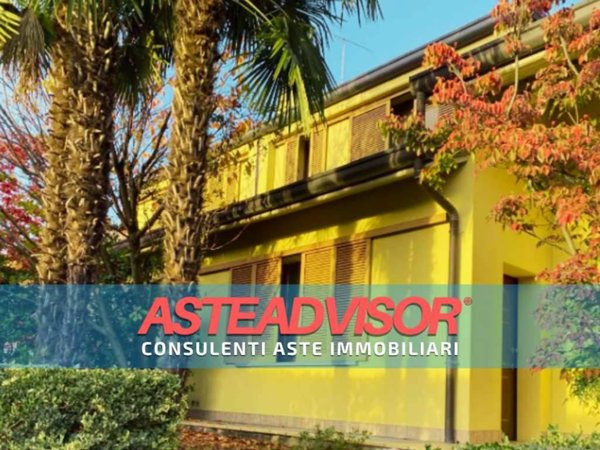 casa indipendente in vendita a Verano Brianza