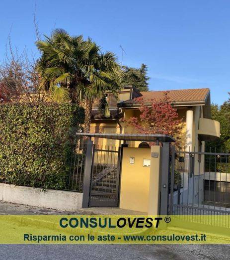 casa indipendente in vendita a Verano Brianza