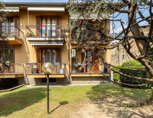 appartamento in vendita a Verano Brianza