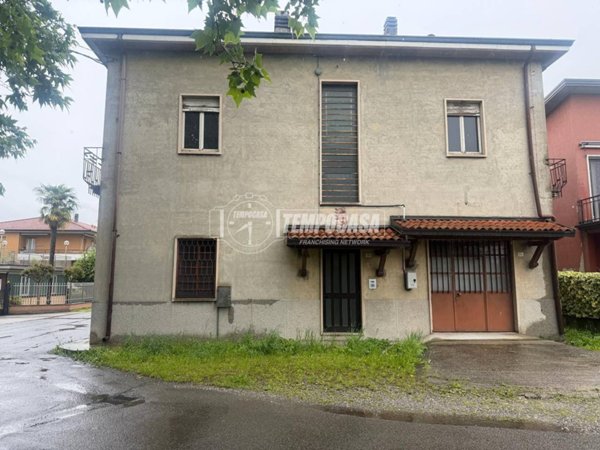 casa indipendente in vendita a Verano Brianza