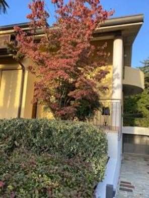 casa indipendente in vendita a Verano Brianza