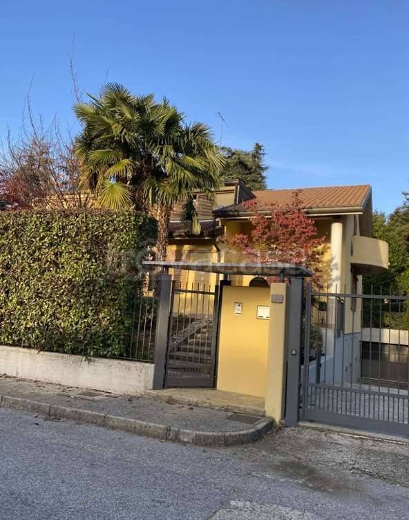 appartamento in vendita a Verano Brianza