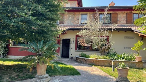 casa indipendente in vendita a Verano Brianza
