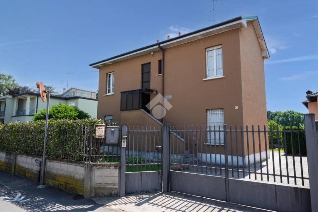 casa indipendente in vendita a Verano Brianza