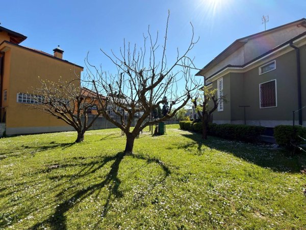 appartamento in vendita a Verano Brianza