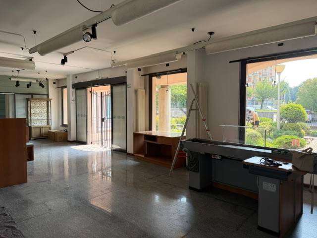negozio in vendita a Verano Brianza