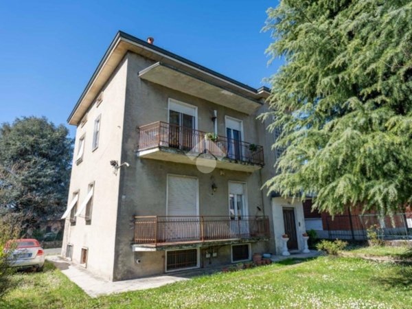 casa indipendente in vendita a Verano Brianza