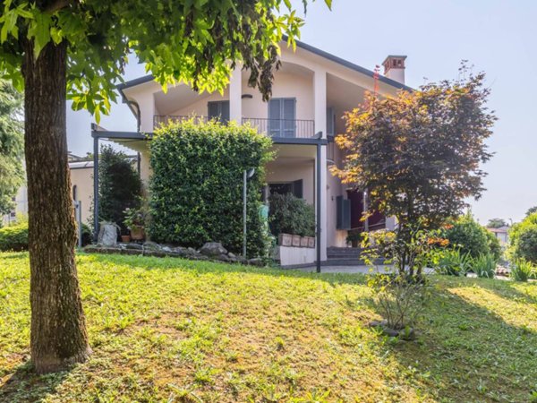 appartamento in vendita a Verano Brianza