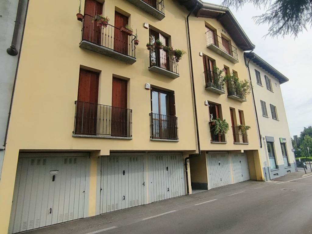 appartamento in vendita a Verano Brianza