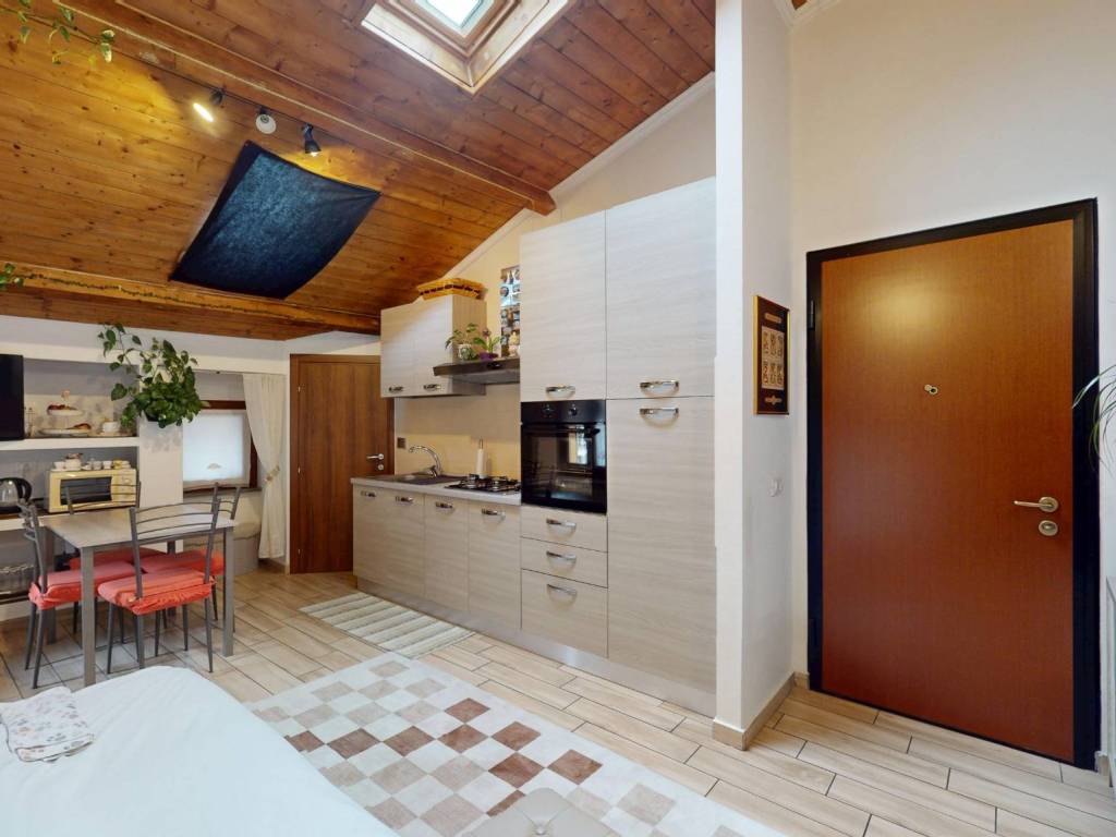 casa indipendente in vendita a Verano Brianza