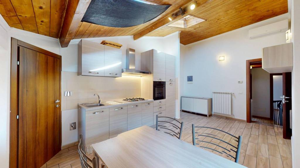 casa indipendente in vendita a Verano Brianza