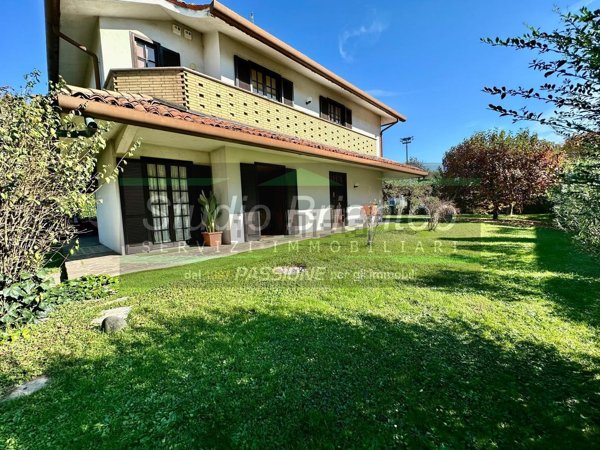 casa indipendente in vendita a Verano Brianza