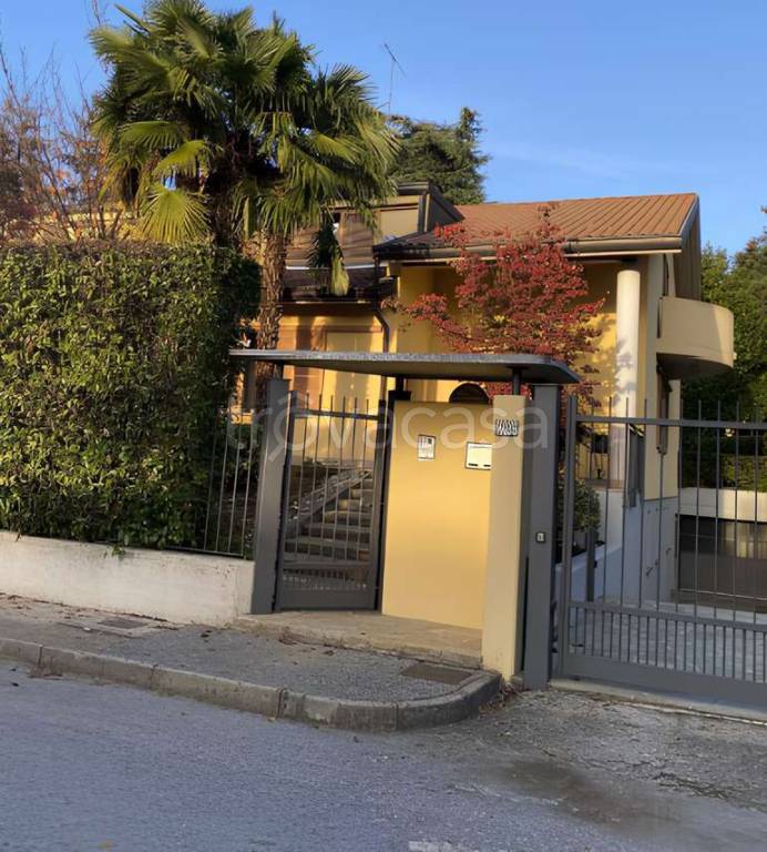 appartamento in vendita a Verano Brianza