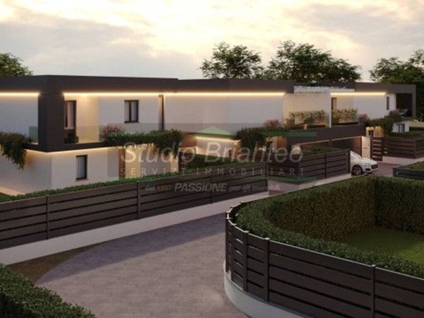 casa indipendente in vendita a Verano Brianza