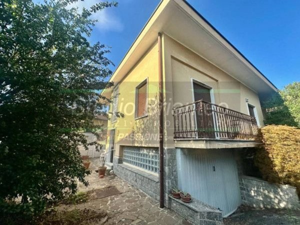 casa indipendente in vendita a Verano Brianza