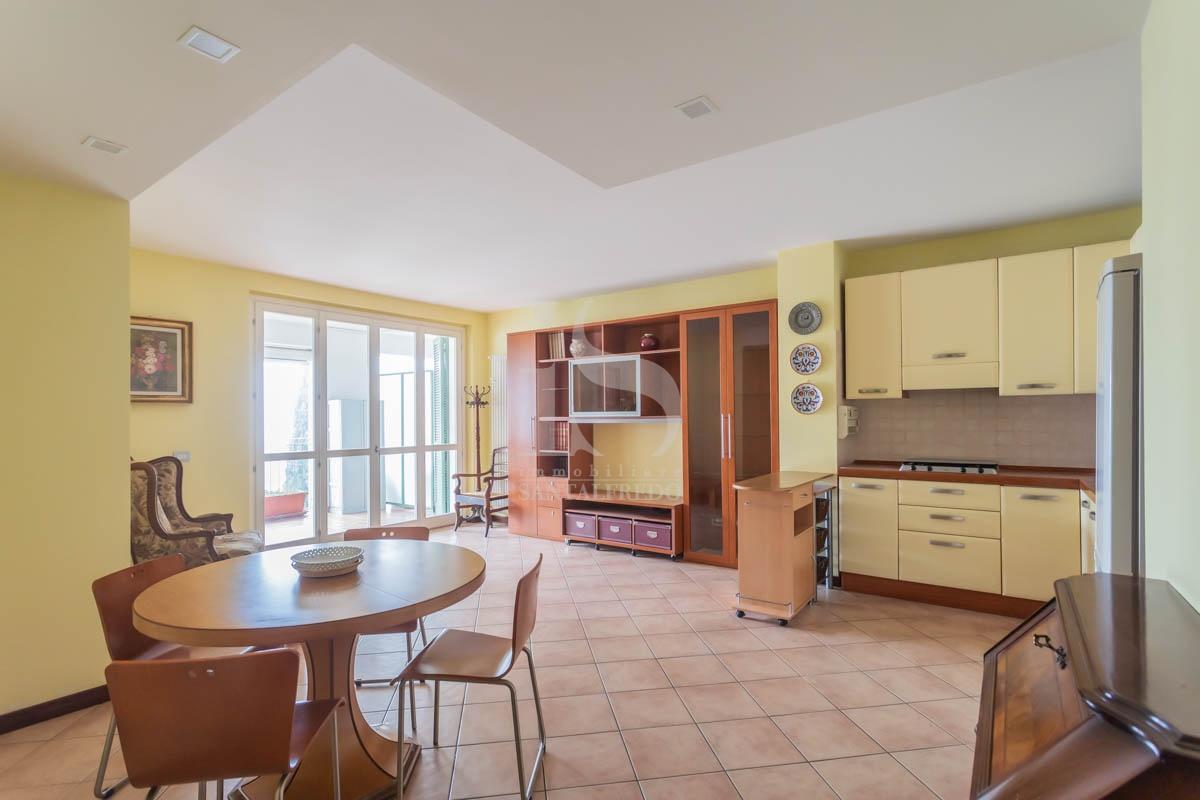 appartamento in vendita a Villasanta in zona Sant'Alessandro