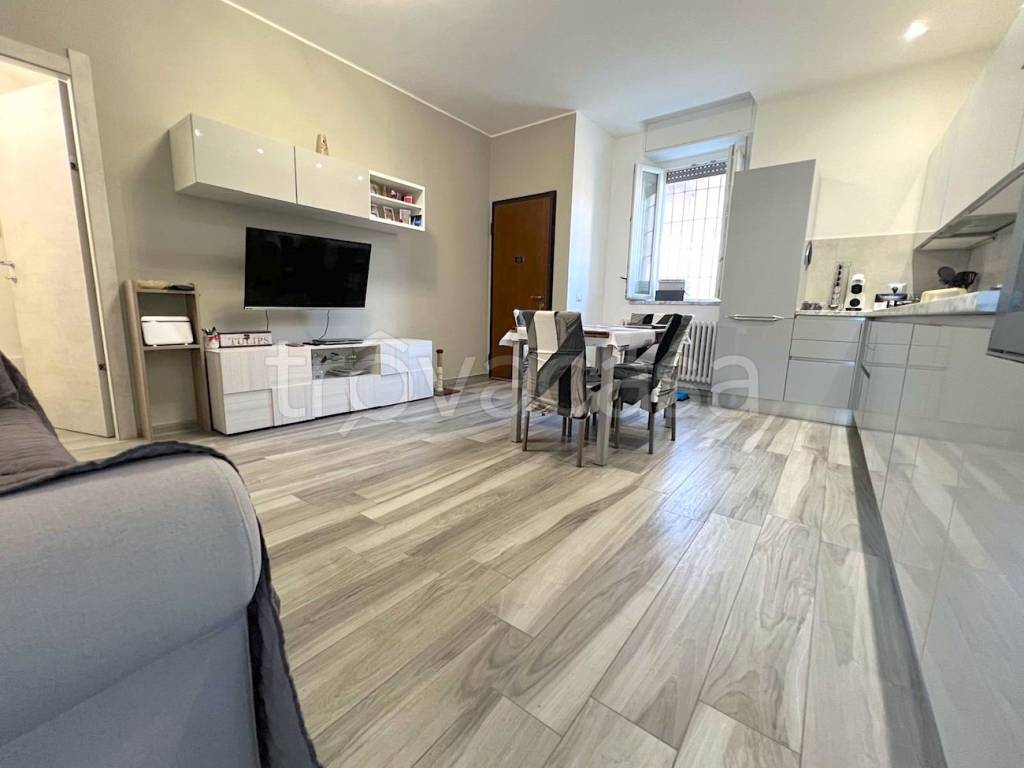 appartamento in vendita a Villasanta in zona San Fiorano