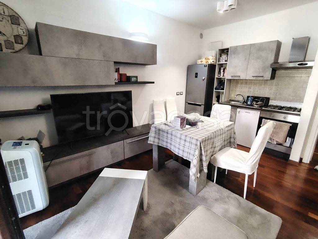 appartamento in vendita a Villasanta in zona La Santa