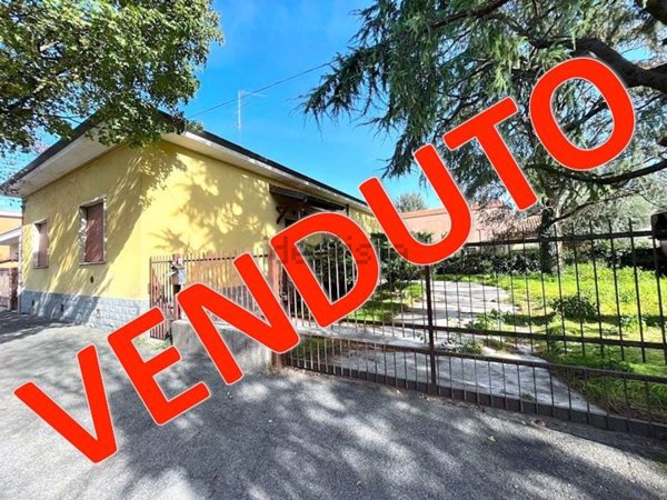 casa indipendente in vendita a Villasanta