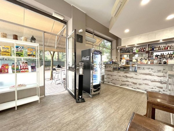 negozio in vendita a Villasanta