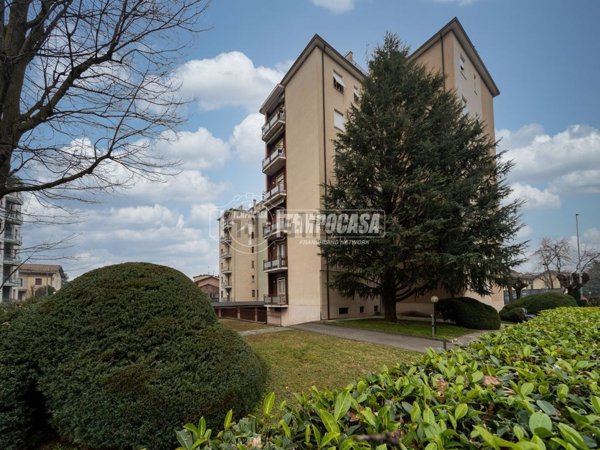 appartamento in vendita a Villasanta