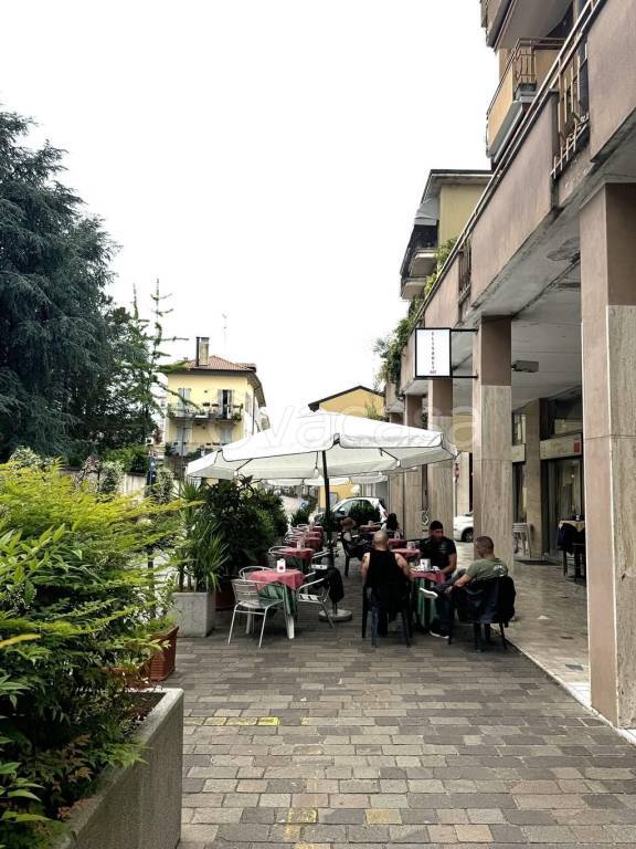 negozio in vendita a Villasanta in zona La Santa