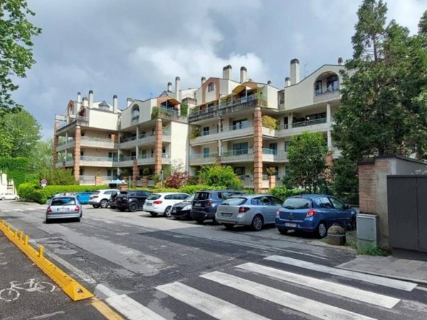 appartamento in vendita a Villasanta in zona La Santa