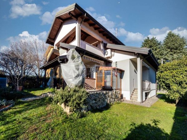 casa indipendente in vendita a Villasanta