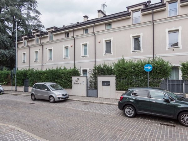 appartamento in vendita a Villasanta in zona La Santa