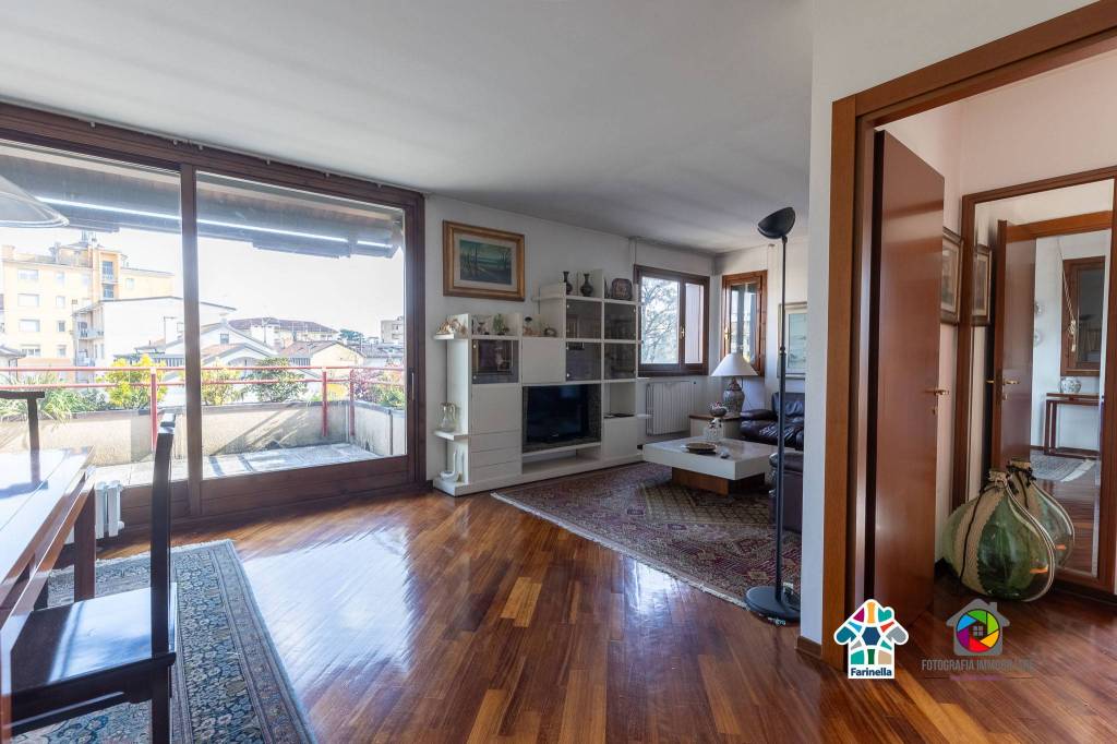 appartamento in vendita a Villasanta