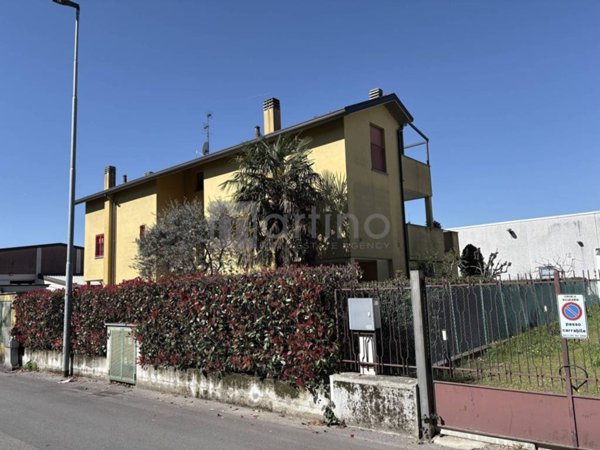 appartamento in vendita a Villasanta in zona San Fiorano