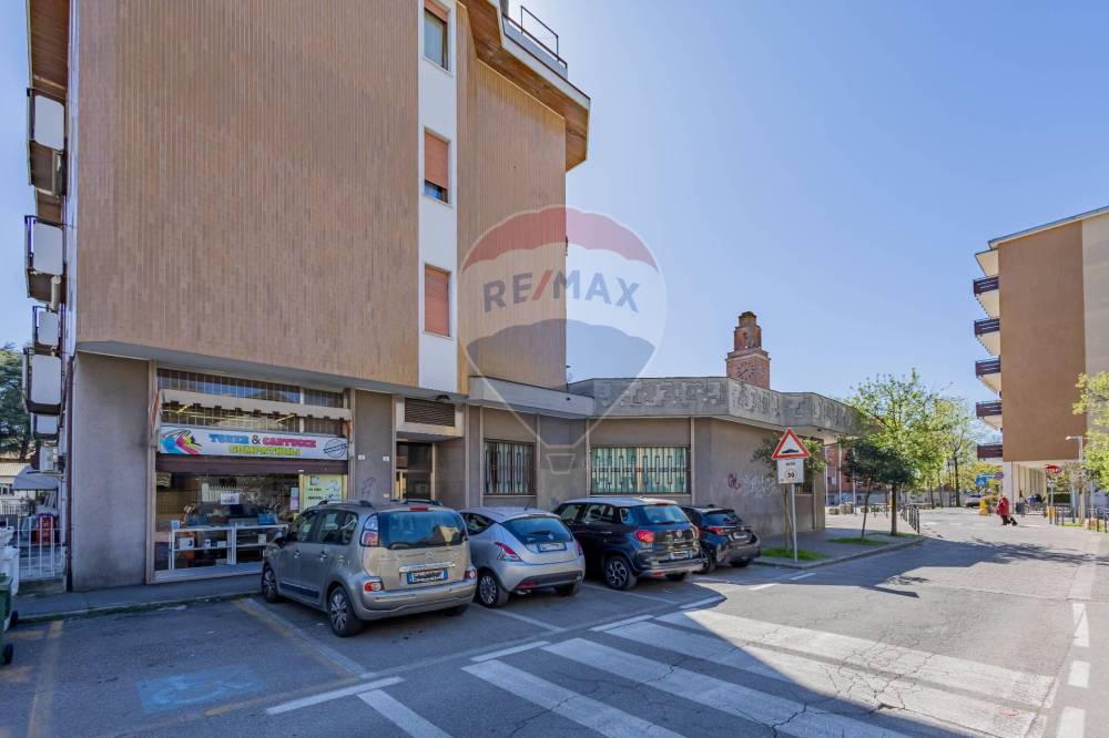 negozio in vendita a Villasanta