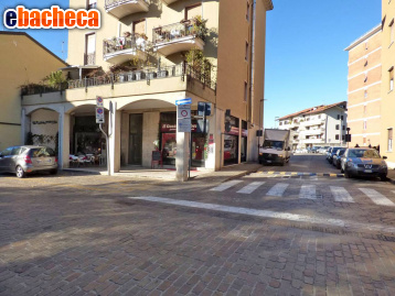 locale commerciale in vendita a Villasanta