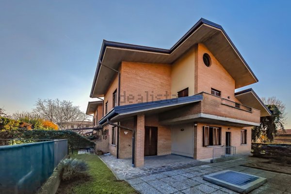 casa indipendente in vendita a Villasanta