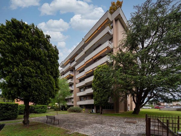 appartamento in vendita a Villasanta in zona La Santa