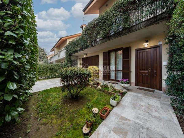 casa indipendente in vendita a Villasanta in zona La Santa