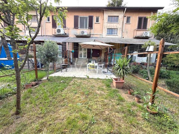 casa indipendente in vendita a Villasanta in zona Sant'Alessandro