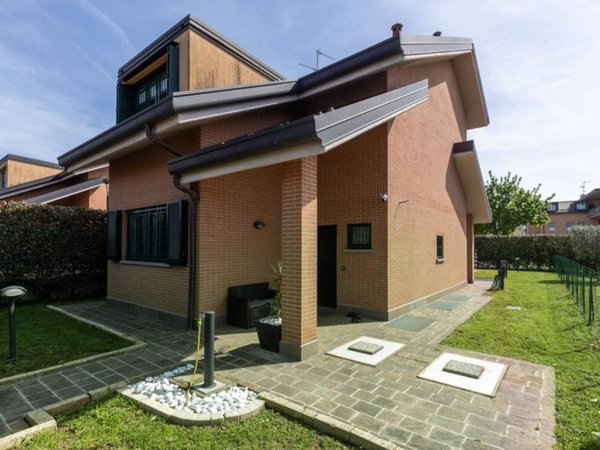 casa indipendente in vendita a Villasanta in zona La Santa